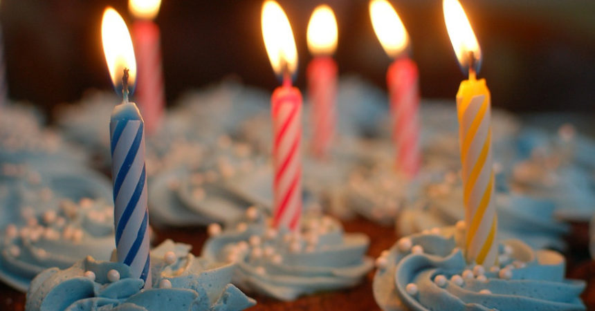 Twitter compie 9 anni Twitter compie 9 anni